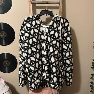 New oversized pacsun hoodie black and white peace signs
